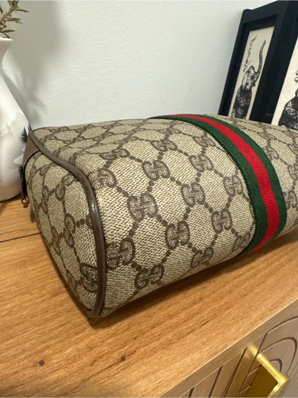 Vintage Gucci Beige GG Supreme Canvas Clutch Bag with Green and Red Stripe - Picture 11 of 16